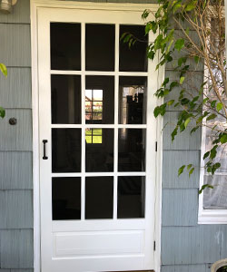 Model 3610-T Traditional Colonial Wood Screen Door.